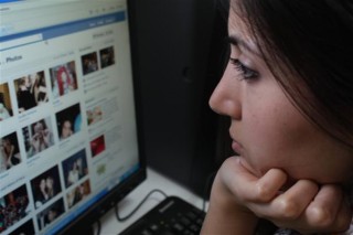 mujeres en redes sociales