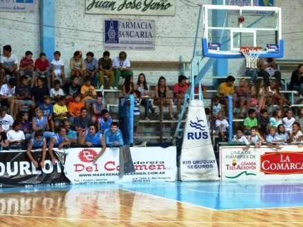 Regatas vs Regatas de Resistencia 07-03-2014 foto 5