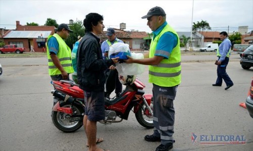 Seguridad Vial - Entrega de cascos