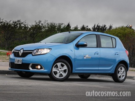 Renault Sandero 1