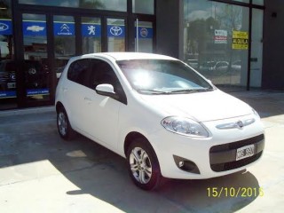 Uruguay Autos Palio essence 2013 oct 2015 0