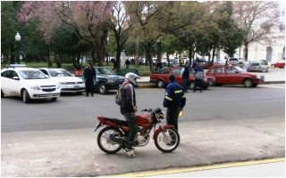 control policial en plaza ramirez