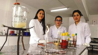 mujeres en escuelas tecnicas