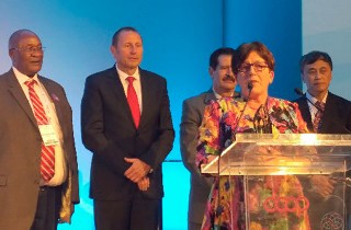 Dame Pauline Green  Premio Pioneros de Rochdale 2015