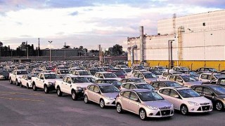 playa de autos en frontera