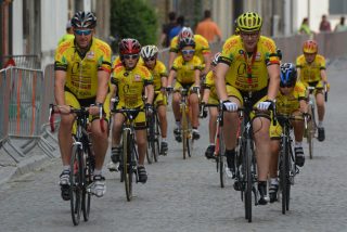 grupo de ciclistas