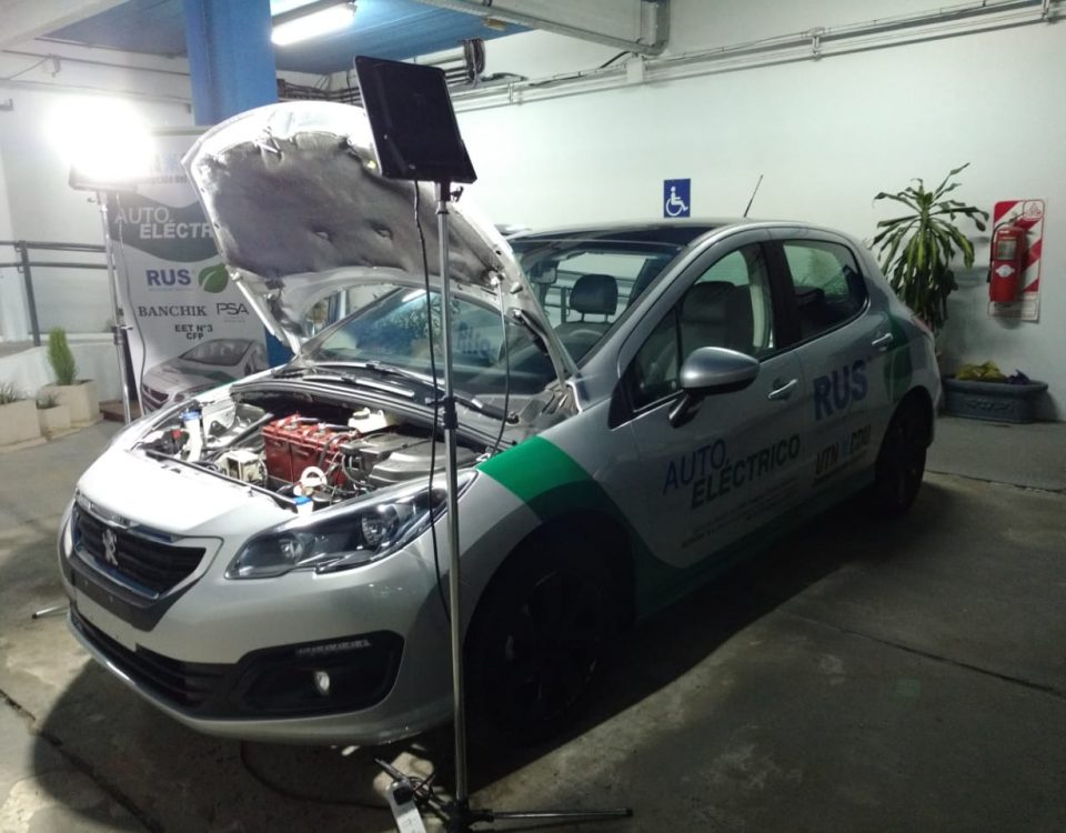 El auto eléctrico de UTN en el TC Mouras de Concepción del Uruguay
