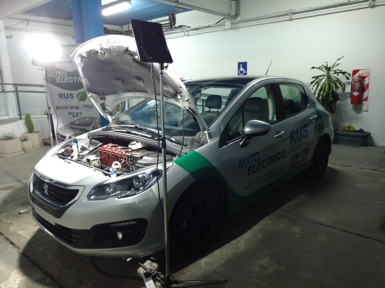 El auto eléctrico de UTN en el TC Mouras de Concepción del Uruguay