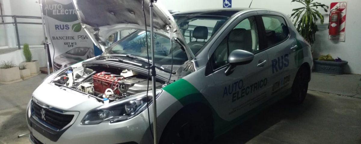 El auto eléctrico de UTN en el TC Mouras de Concepción del Uruguay